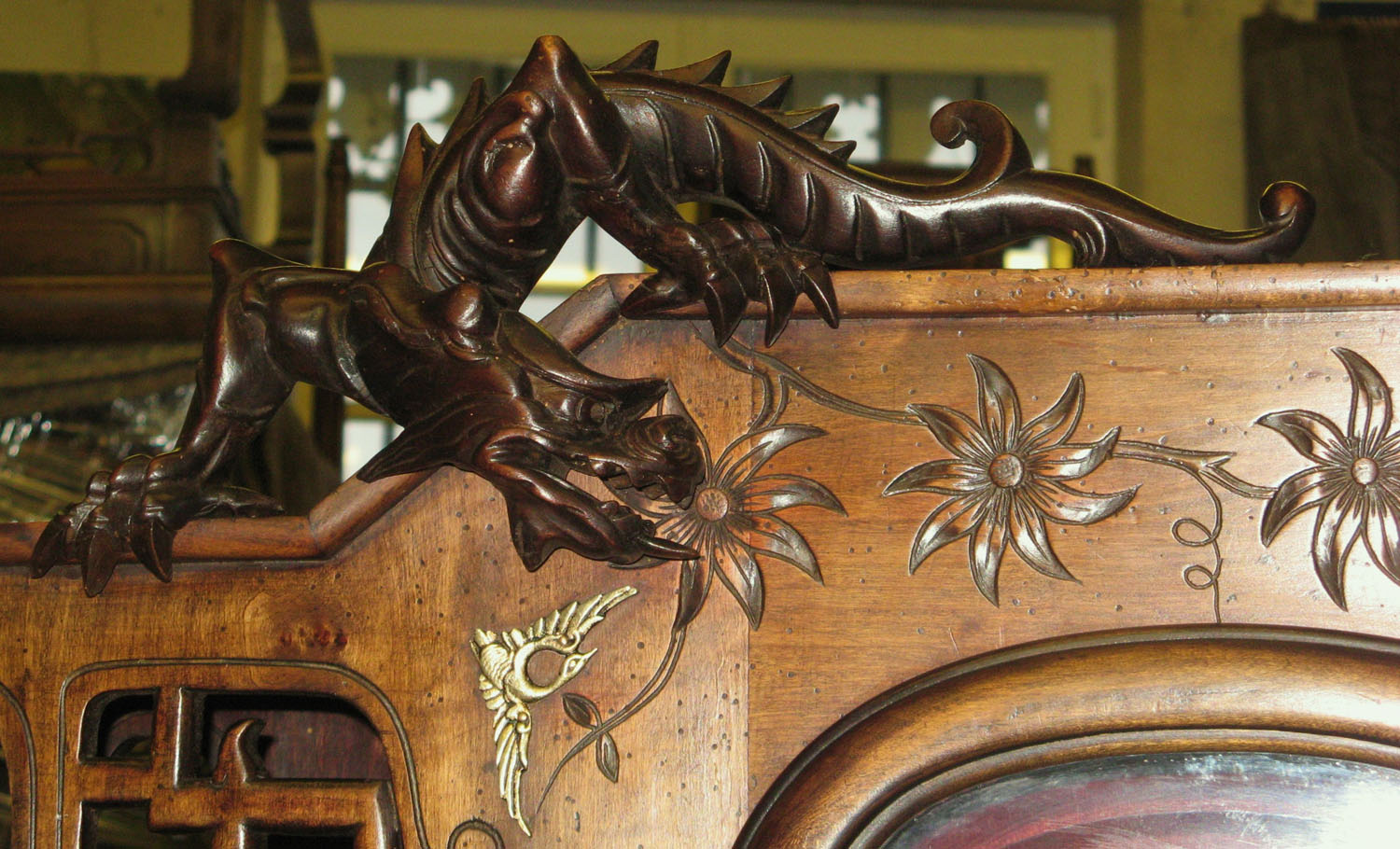 Sculptures meuble Chinois - Mauconduit Ebénisterie
